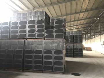 建筑外墻保溫板選用石墨改性水泥基保溫板，A級(jí)防火，施工方便，粘接好，壽命長(zhǎng)